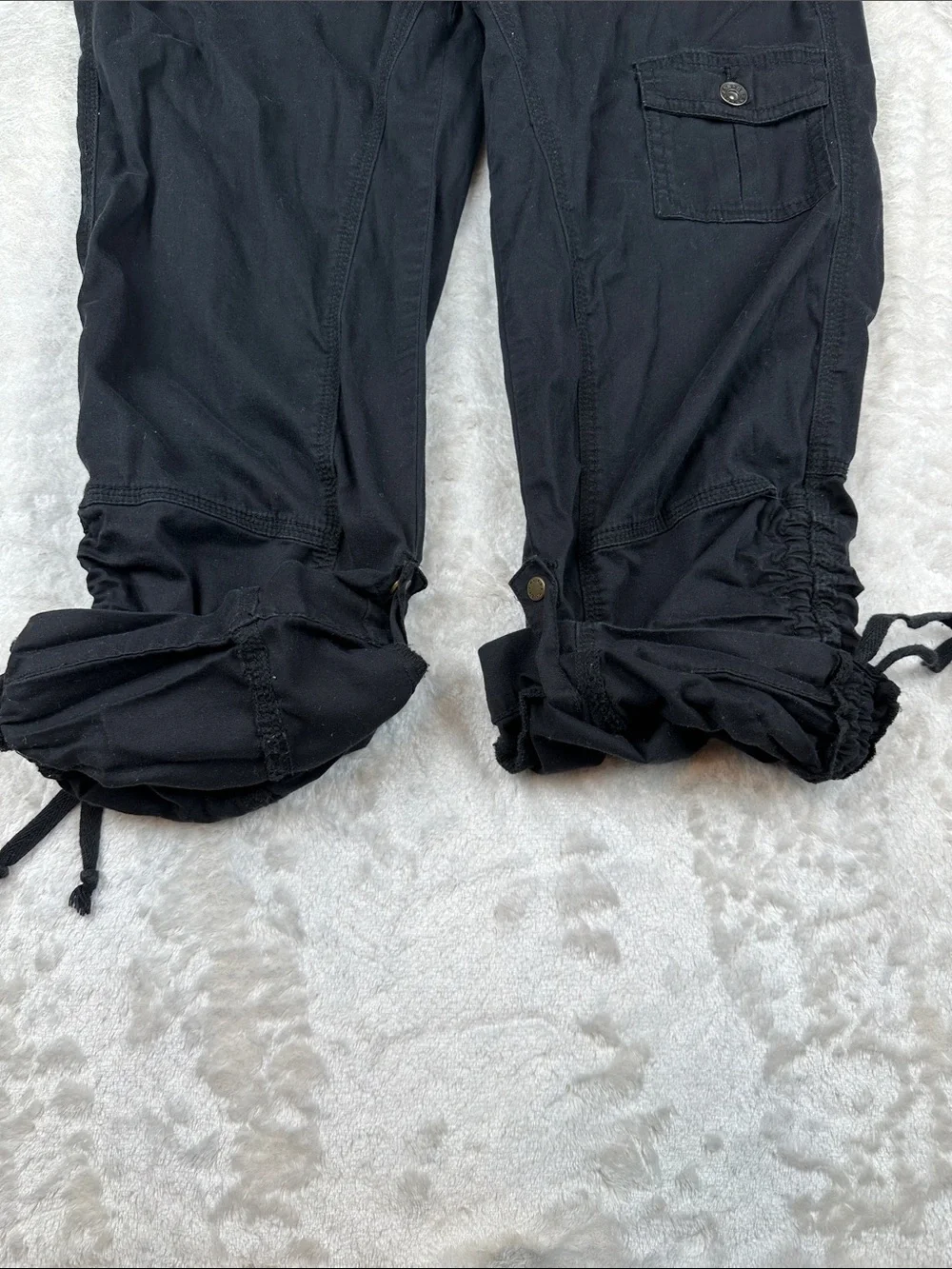 Guess Women’s Cargo Capri Pants Black Ruched Drawstring Hem Stretch Size 30